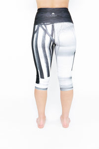 Sporty Capri - Bri Black & White