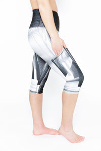 Sporty Capri - Bri Black & White