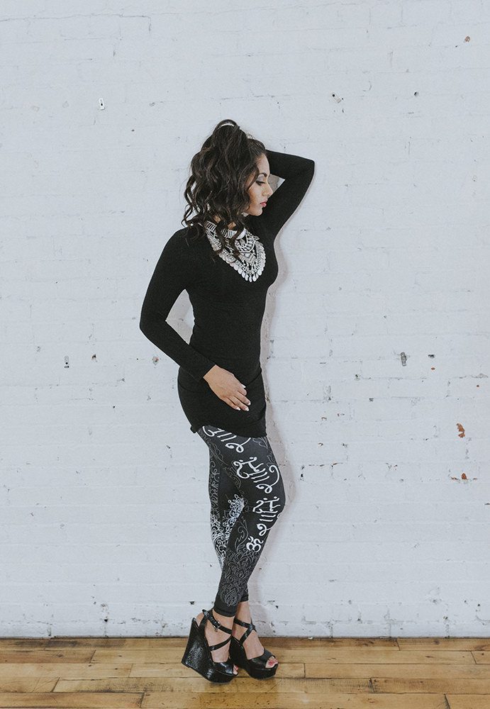 Shabeena Black and White Capri