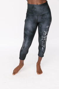 Lotus Moon Pocket Capri