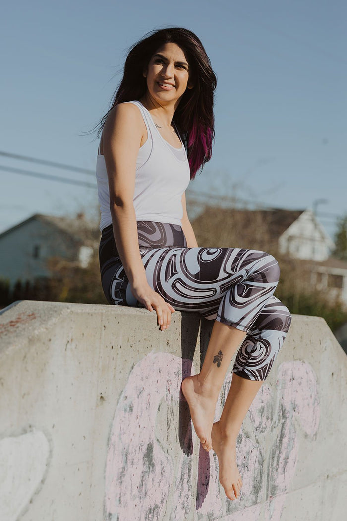Wolf and Moon Black Capri
