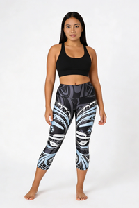 Wolf and Moon Black Capri