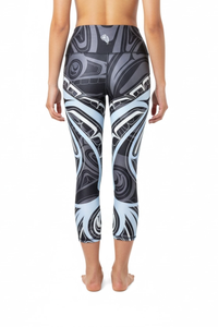 Wolf and Moon Black Capri