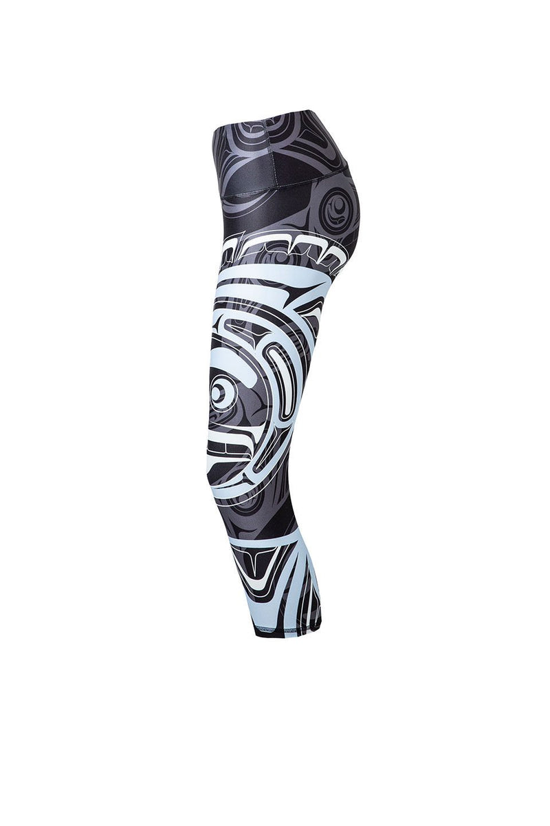 Wolf and Moon Black Capri